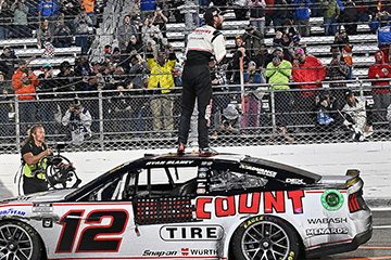 NASCAR Cup Series Playoff Race at Martinsville photo gallery