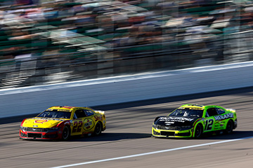 Hollywood Casino 400 photo gallery